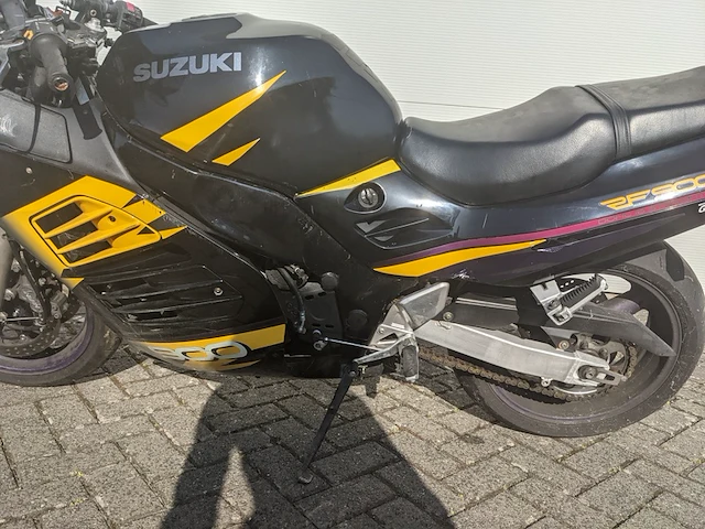 Motor suzuki, rf 900, 1995 - afbeelding 24 van  46
