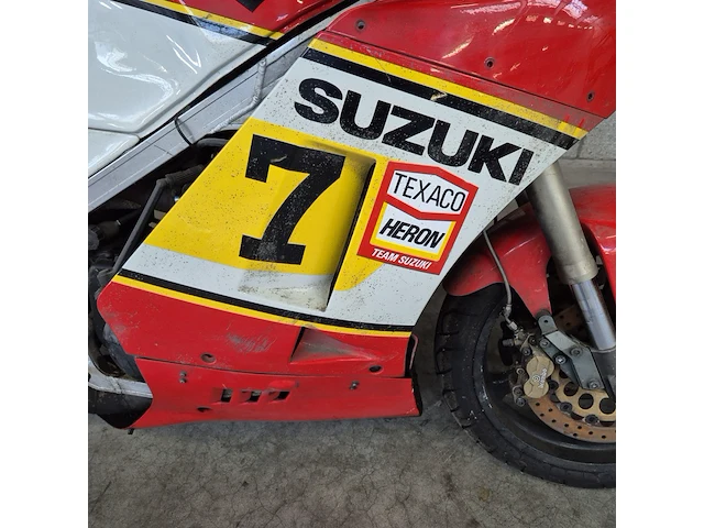 Motor suzuki, sport rg500 (gamma), bouwjaar 1985 - afbeelding 2 van  27