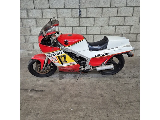 Motor suzuki, sport rg500 (gamma), bouwjaar 1985 - afbeelding 13 van  27
