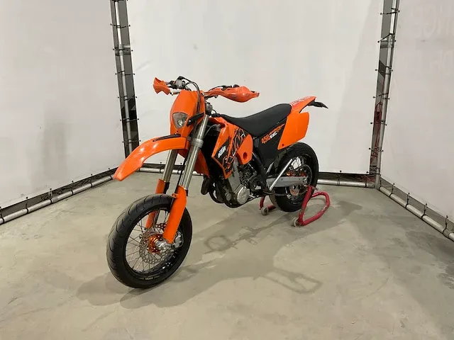 Motor - afbeelding 1 van  16