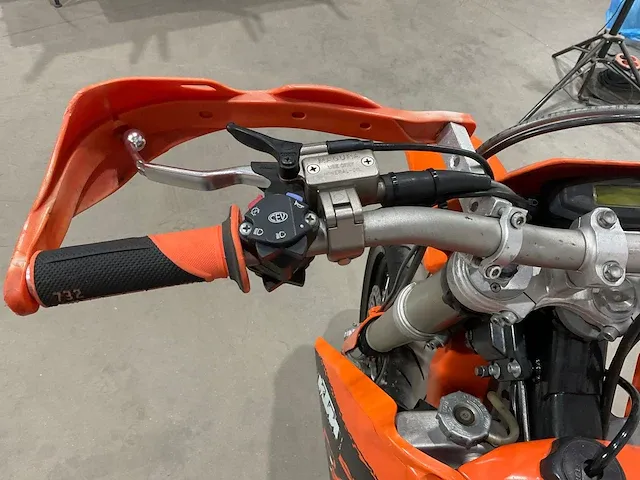 Motor - afbeelding 15 van  16