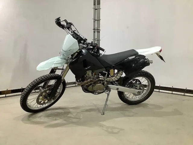 Motor - afbeelding 1 van  19