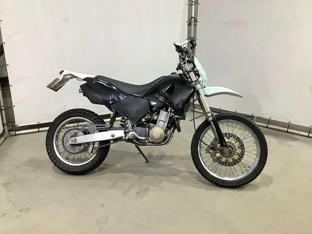 Motor - afbeelding 13 van  19