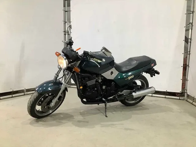 Motor - afbeelding 1 van  19