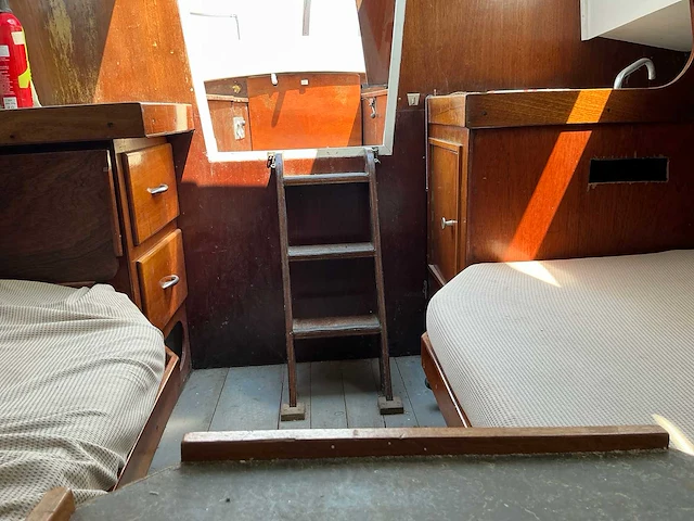 Motorboot inclusief stallingstrailer - afbeelding 15 van  62