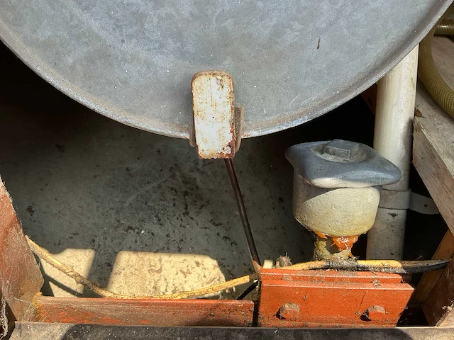 Motorboot inclusief stallingstrailer - afbeelding 31 van  62