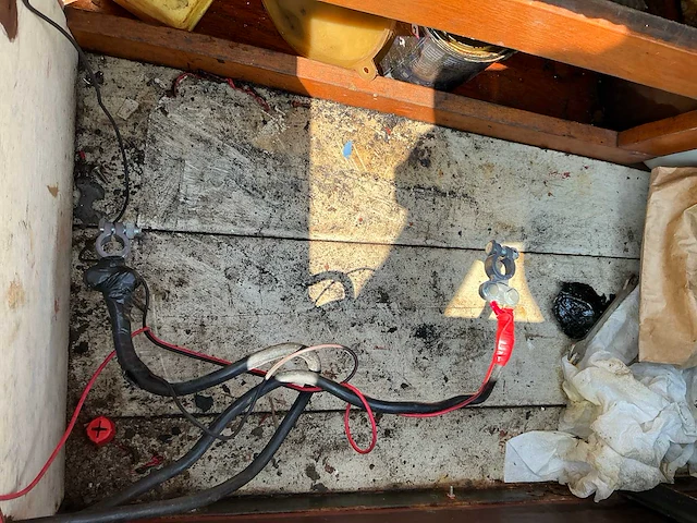 Motorboot inclusief stallingstrailer - afbeelding 36 van  62