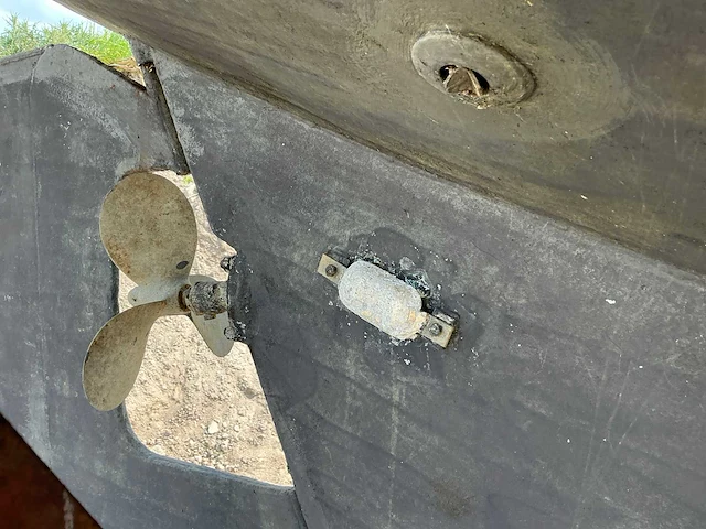 Motorboot inclusief stallingstrailer - afbeelding 52 van  62