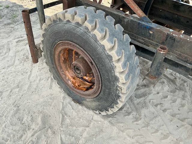 Motorboot inclusief stallingstrailer - afbeelding 59 van  62