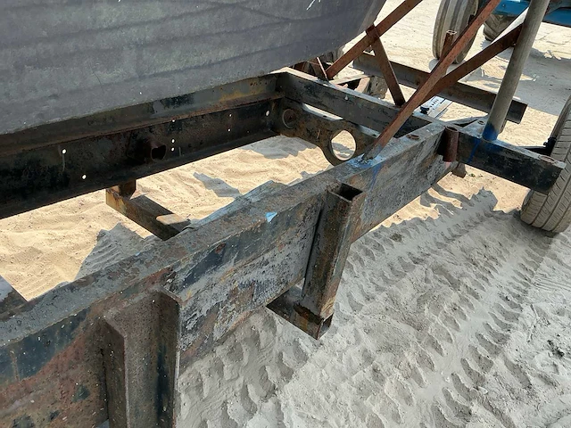 Motorboot inclusief stallingstrailer - afbeelding 61 van  62