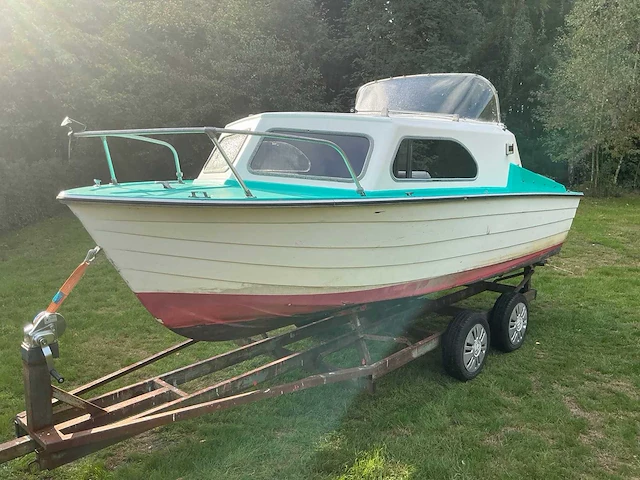 Motorboot / kajuitboot - afbeelding 1 van  37