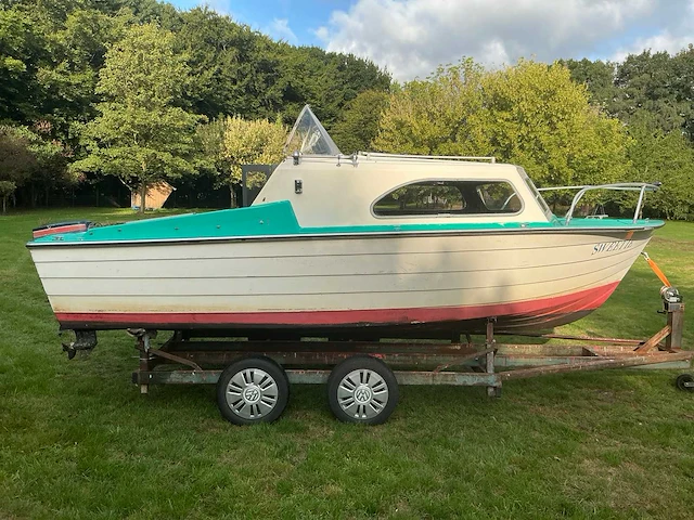 Motorboot / kajuitboot - afbeelding 32 van  37
