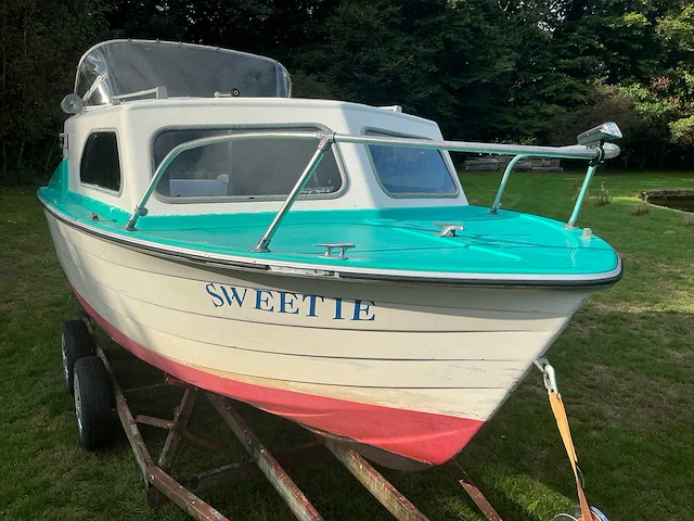 Motorboot / kajuitboot - afbeelding 33 van  37