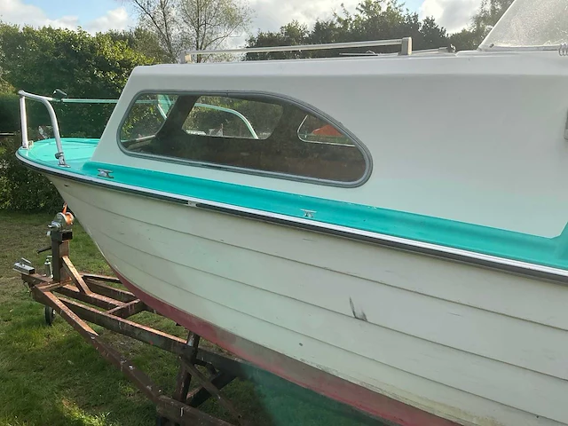 Motorboot / kajuitboot - afbeelding 36 van  37