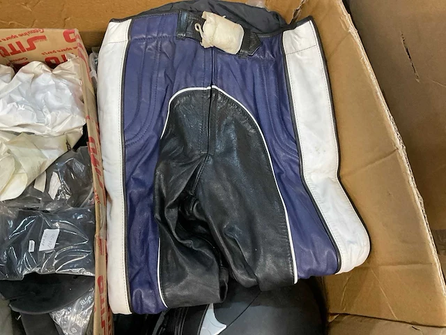 Motorbroeken regenkleding beschermers helm - afbeelding 2 van  8