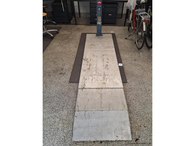 Motorbrug v.v. voetpomp - 190x70x80 cm - afbeelding 1 van  5