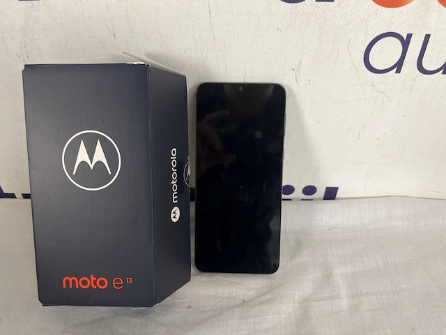 Motorola moto e13 - 64 gb - cosmic black - afbeelding 2 van  2