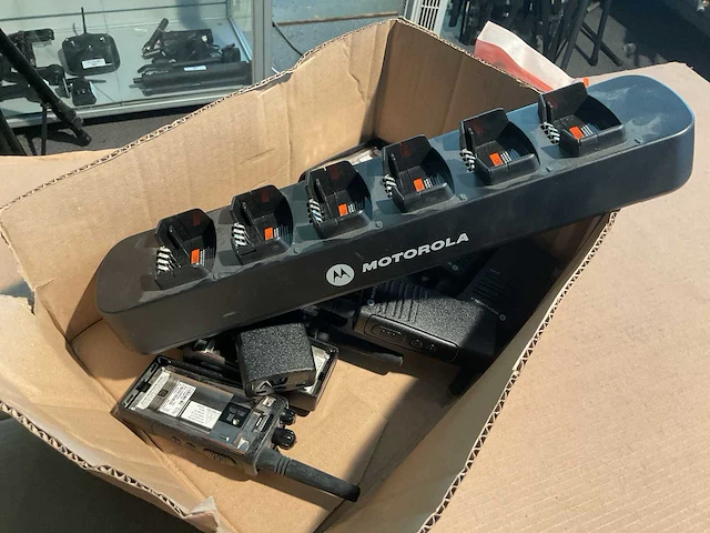 Motorola rdu2020 portofoons met powersupply (10x) - afbeelding 3 van  3