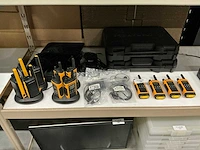 Motorola walkie-talkies (12x) - afbeelding 1 van  7