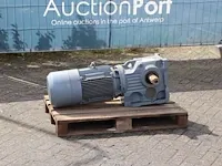 Motorreductor vector k97dv160l4/bm/hr/tf 15kw 35rpm - afbeelding 1 van  1