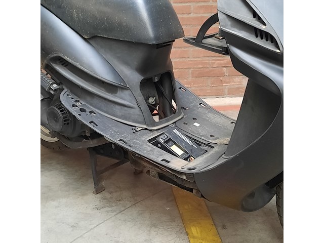 Motorscooter, daelim, vt125 - afbeelding 2 van  24