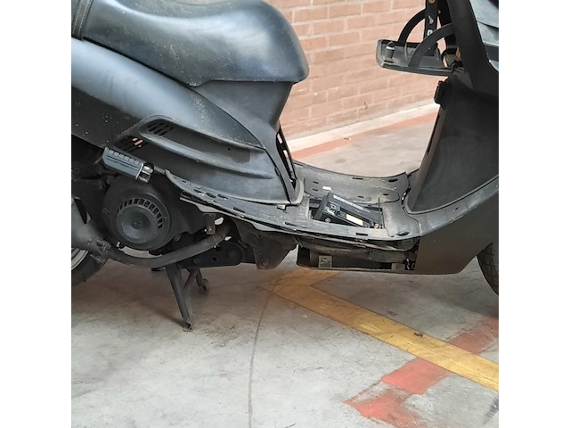 Motorscooter, daelim, vt125 - afbeelding 3 van  24