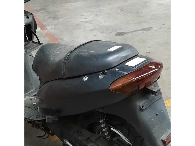 Motorscooter, daelim, vt125 - afbeelding 8 van  24