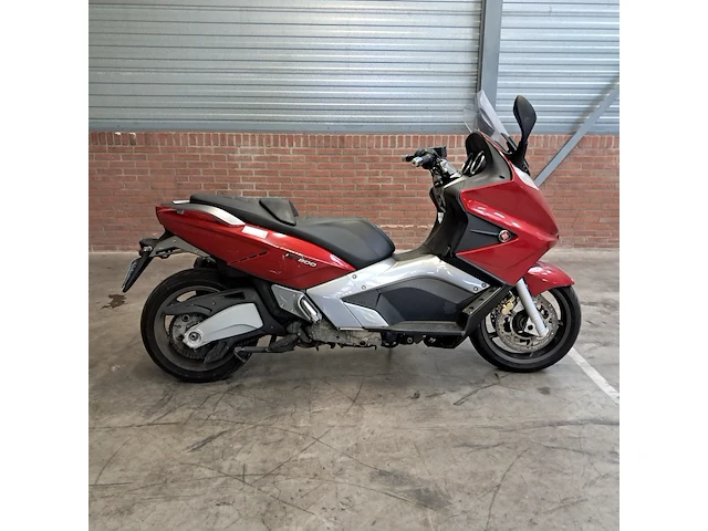 Motorscooter, gilera, gp800 - afbeelding 1 van  68
