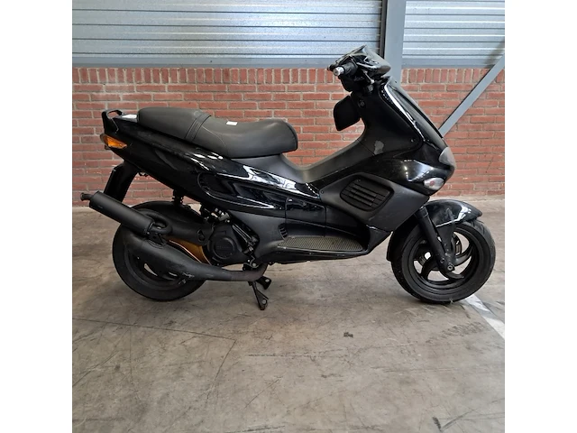 Motorscooter, gilera, runner 125, 2000 - afbeelding 29 van  68