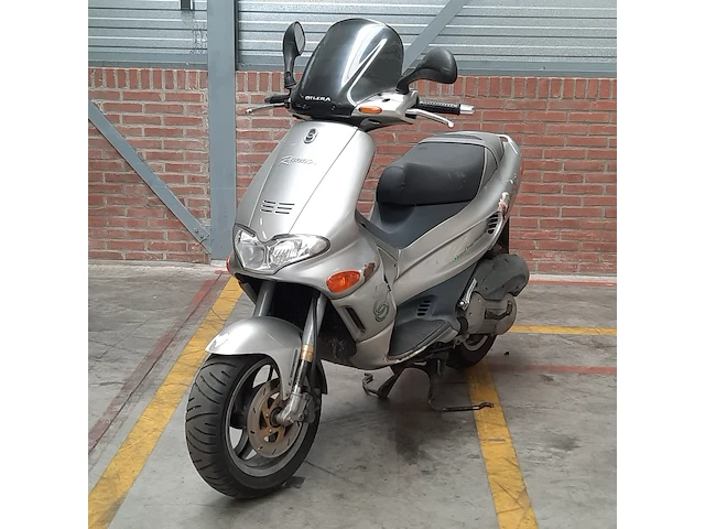 Motorscooter, gilera, runner - afbeelding 1 van  27