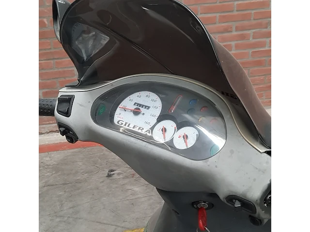 Motorscooter, gilera, runner - afbeelding 15 van  27