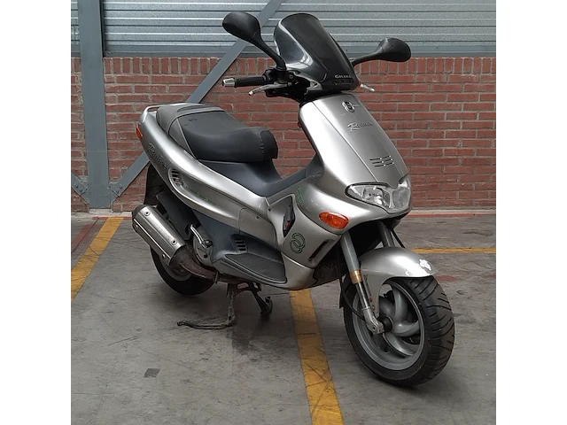 Motorscooter, gilera, runner - afbeelding 27 van  27