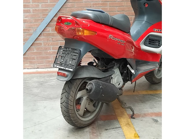 Motorscooter, gilera, runner - afbeelding 8 van  27