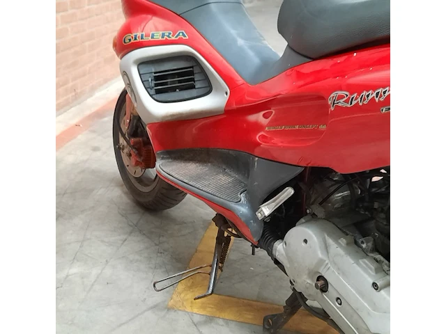 Motorscooter, gilera, runner - afbeelding 13 van  27