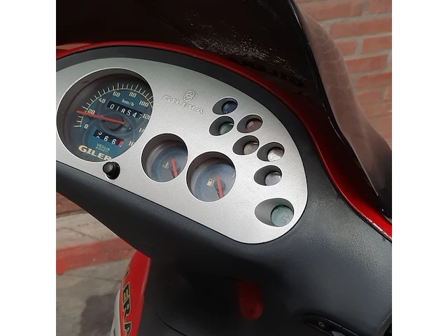 Motorscooter, gilera, runner - afbeelding 20 van  27