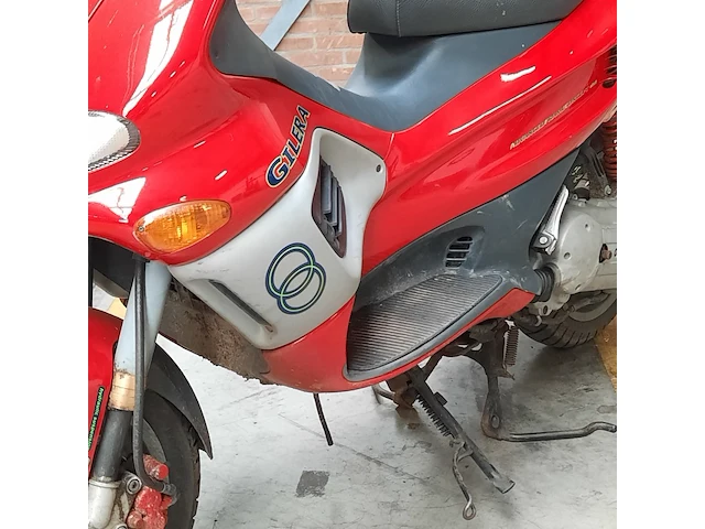 Motorscooter, gilera, runner - afbeelding 23 van  27