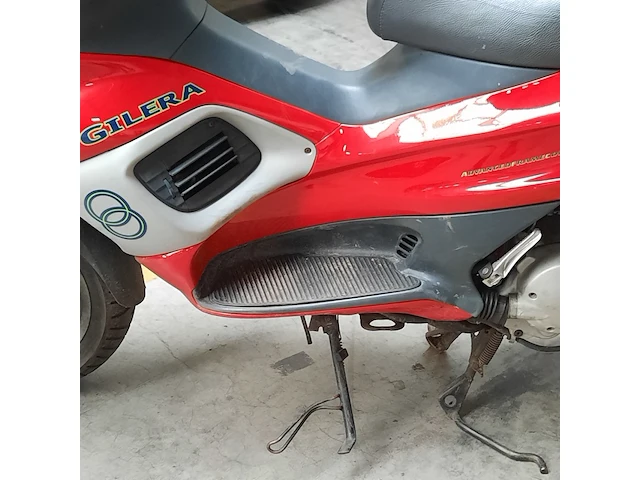Motorscooter, gilera, runner - afbeelding 24 van  27