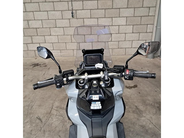 Motorscooter, honda, adv 750, 2022 - afbeelding 2 van  88