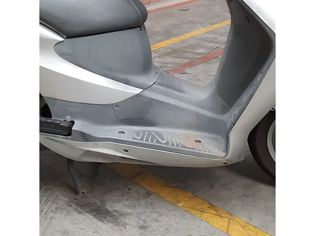 Motorscooter, honda, ses 150 dylan, 2003 - afbeelding 6 van  35
