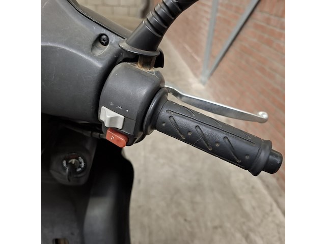 Motorscooter, kymco, agility 125 - afbeelding 16 van  29