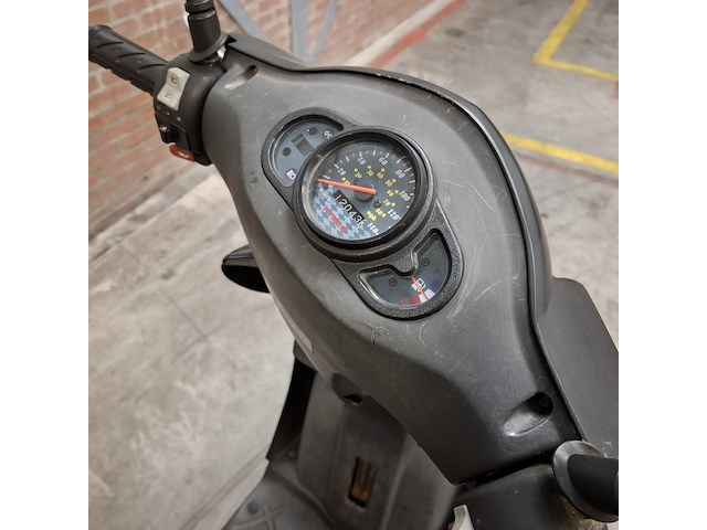 Motorscooter, kymco, agility 125 - afbeelding 28 van  29
