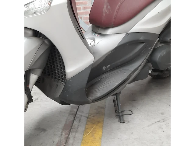 Motorscooter, piaggio, 350 beverly sport, 2012 - afbeelding 30 van  32