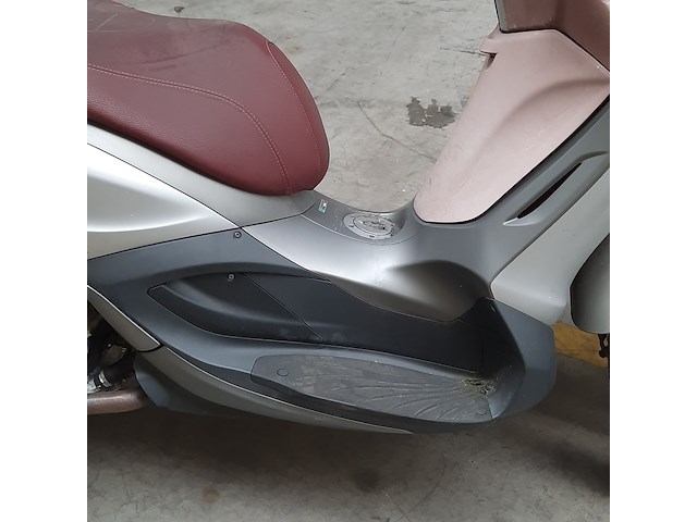 Motorscooter, piaggio, 350 beverly sport, 2012 - afbeelding 7 van  32