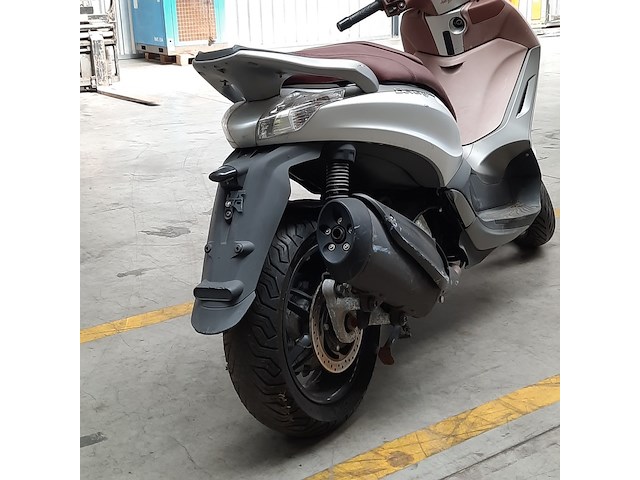 Motorscooter, piaggio, 350 beverly sport, 2012 - afbeelding 10 van  32