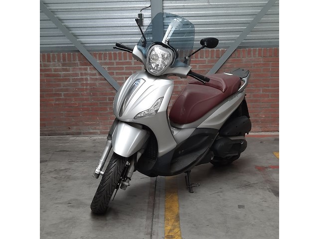 Motorscooter, piaggio, 350 beverly sport, 2012 - afbeelding 1 van  32