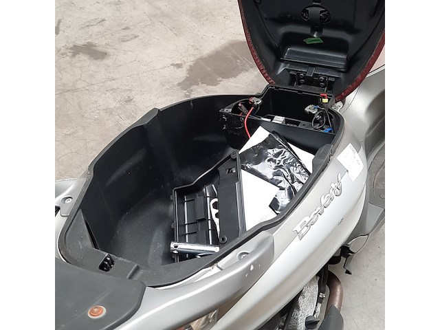 Motorscooter, piaggio, 350 beverly sport, 2012 - afbeelding 16 van  32