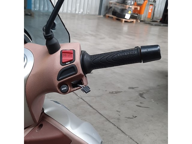 Motorscooter, piaggio, 350 beverly sport, 2012 - afbeelding 20 van  32