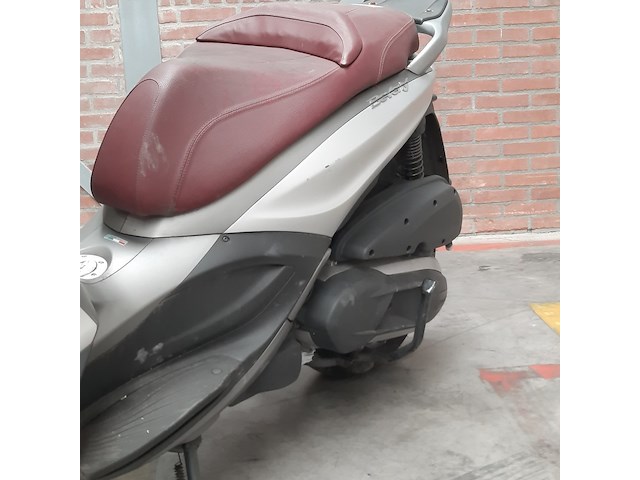 Motorscooter, piaggio, 350 beverly sport, 2012 - afbeelding 29 van  32