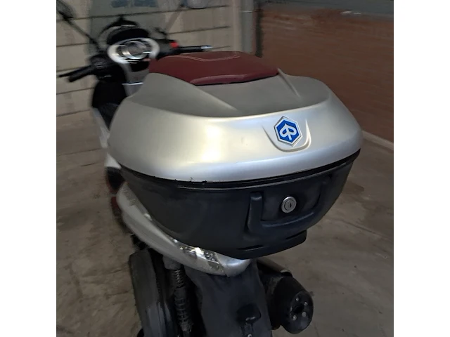 Motorscooter, piaggio, beverly - afbeelding 17 van  72