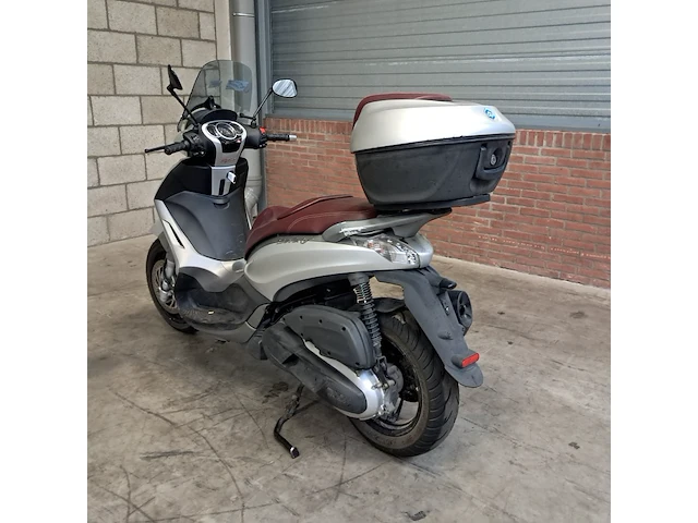 Motorscooter, piaggio, beverly - afbeelding 56 van  72